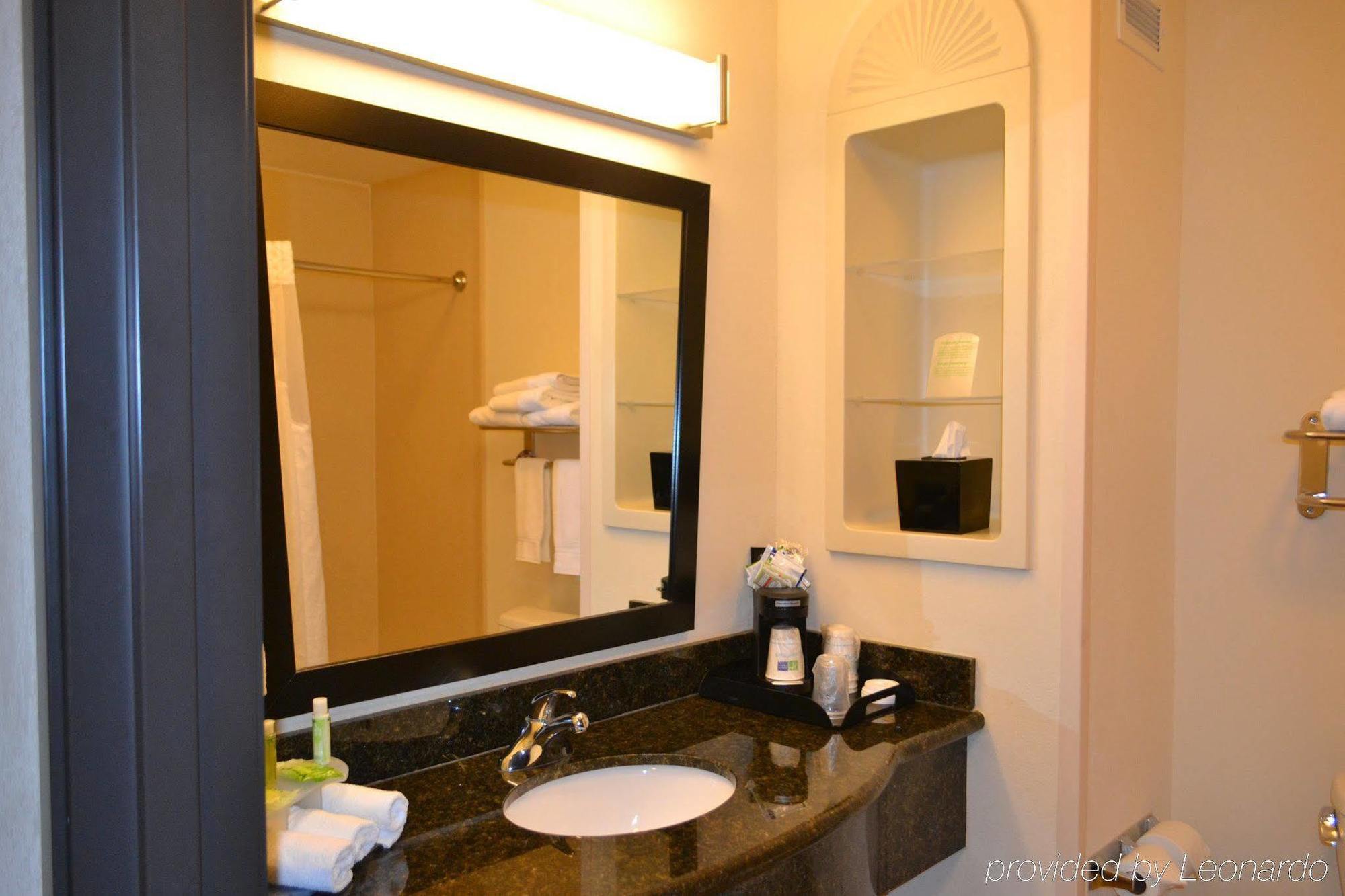 Holiday Inn Express Hotel And Suites - Odessa By Ihg Esterno foto